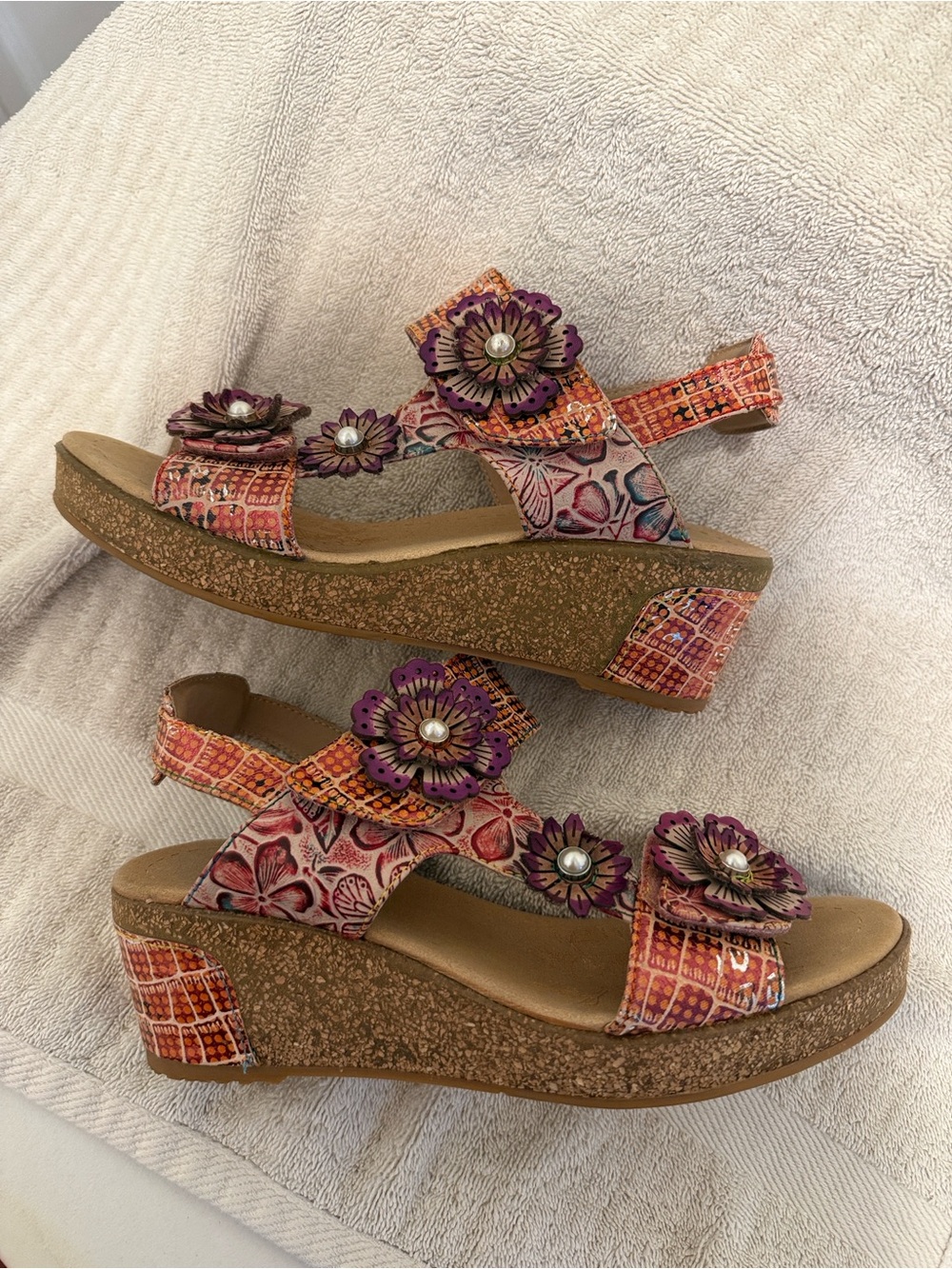 L'ATISTE Spring Step Radd Geo Multi Floral Hand Painted Leather Wedge 39/8.5